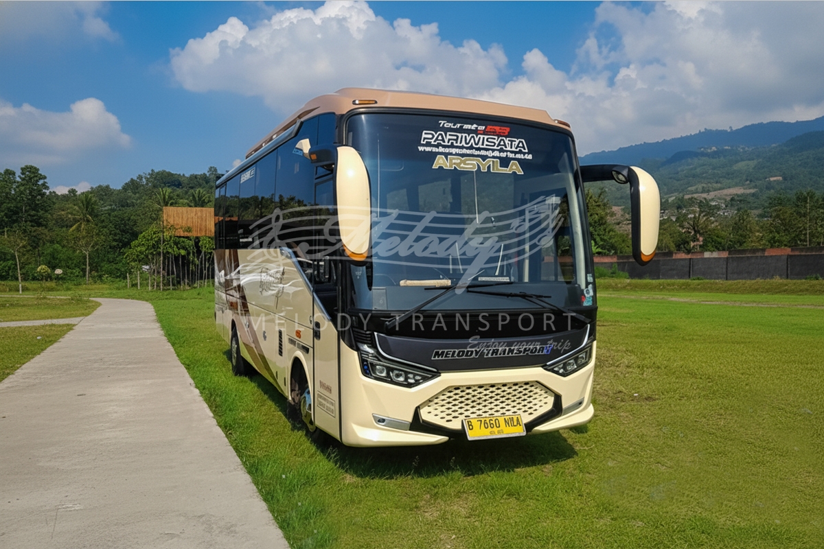 Hangatnya Kebersamaan di Kota Dodol: Liburan Keluarga Besar Sukiy-ya ke Pemandian Air Panas Garut dengan Medium Bus Melody