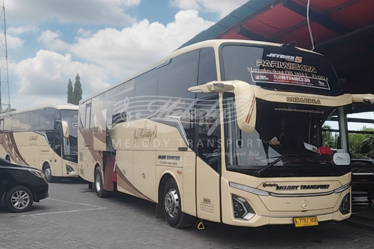 Menggali Pesona Sejarah Semarang: Perjalanan Nyaman 2 Big Bus Melody 45 Seats Executive